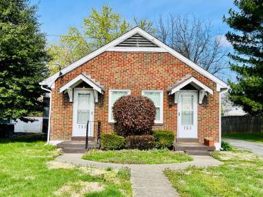 Main picture of 753 Brookline Ave