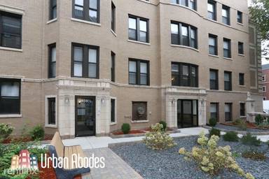 Main picture of 4038 1/2 N Ashland Ave