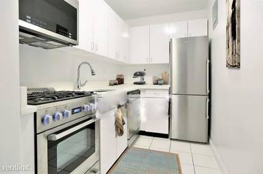 Main picture of 95 5th Ave