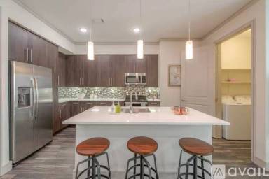 Main picture of 1002 Montrose Blvd