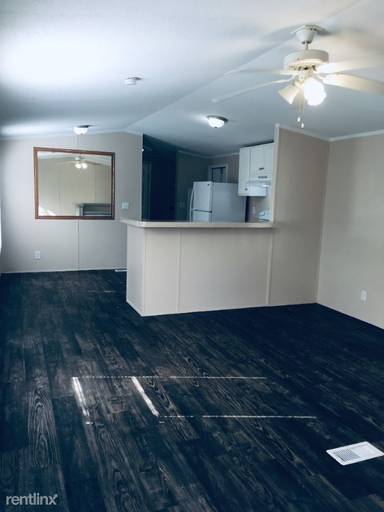 Main picture of 1800 N Live Oak St