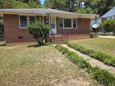 Main picture of 218 Langon St