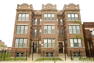 Main picture of 6111 S Saint Lawrence Ave