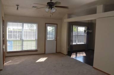 Main picture of 921 Kenwood Dr