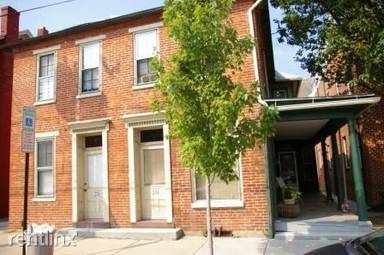 Main picture of 236 S Market St