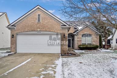 Main picture of 10394 Lakeland Dr