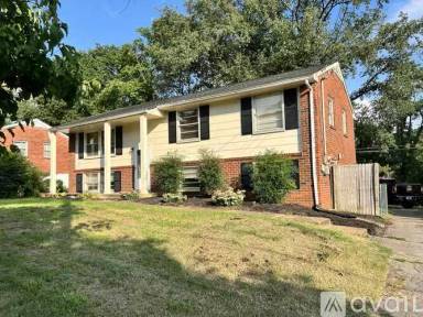 Main picture of 3207 Lakeland Dr