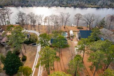 Main picture of 264 Shoreline Dr