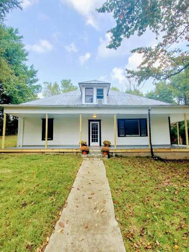 Main picture of 975 Steele Rd