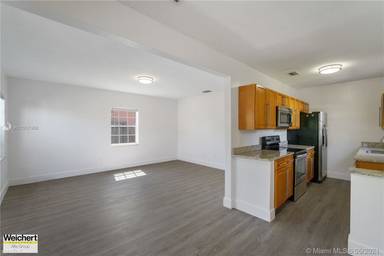 Main picture of 1414 NE 175th St