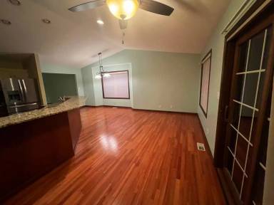Main picture of 3000 Lakeshire Dr
