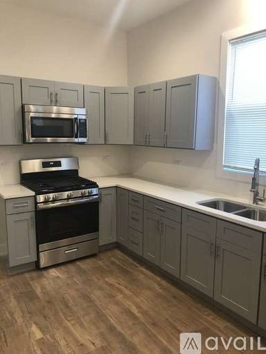 Main picture of 3331 S Ashland Ave