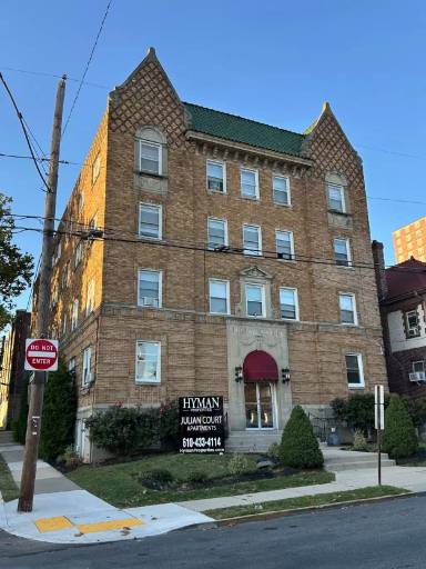 Main picture of 1521 W Union St
