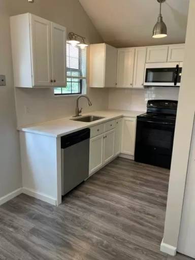 Main picture of 981 S Zeno Way