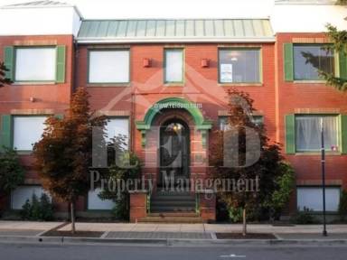 Main picture of Castle Park Apartments