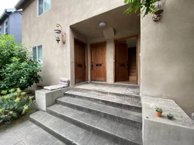 Main picture of 5526 Franklin Ave