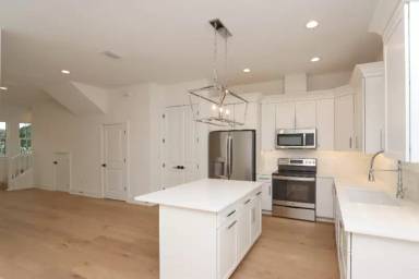Main picture of 3722 W Mango Ave