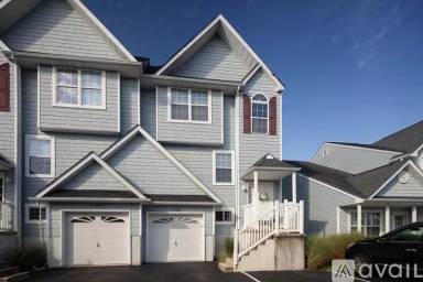 Main picture of 17274 King Phillip Way