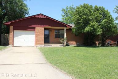 Main picture of 6723 NW Compass Dr