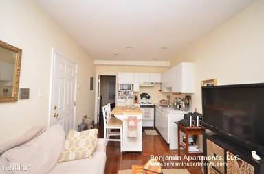 Main picture of 37 S Russell St