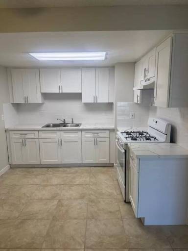 Main picture of LARGE 2 BEDROOM - SANTA ANA