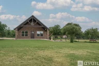 Main picture of 1128 Izzy Ln