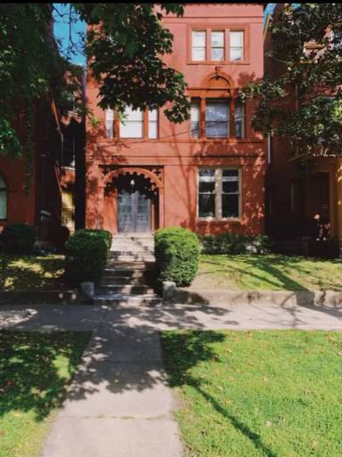 Main picture of 1445 S 3rd St