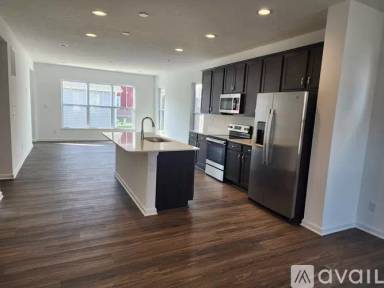 Main picture of 326 N Warman Ave
