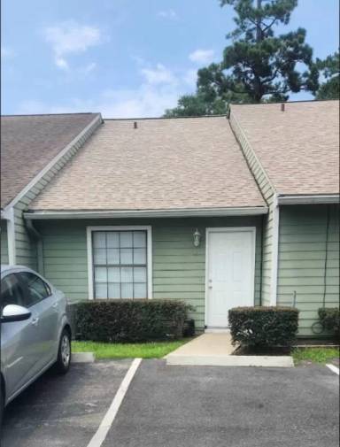 Main picture of 301 S Lipona Rd