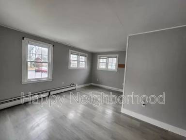 Main picture of 46 Maple St