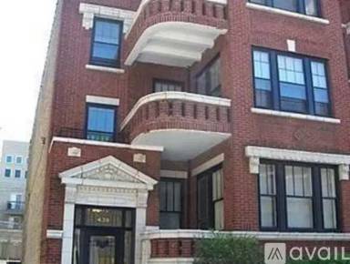 Main picture of 439 W Melrose St