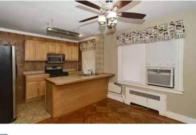 Main picture of 4235 Markland St