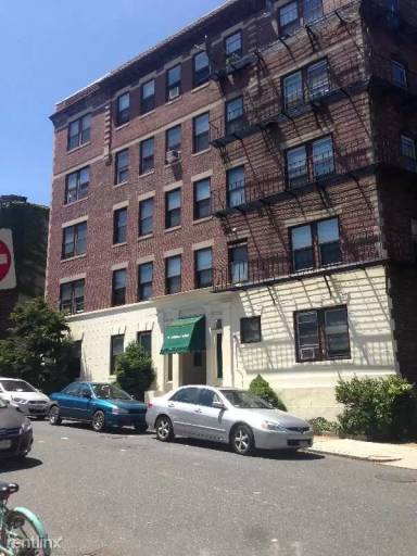 Main picture of Strathmore Road Apartments