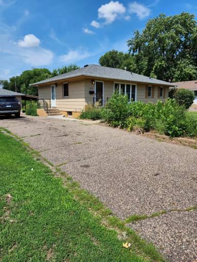 Main picture of 5733 Orchard Ave N
