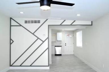 Main picture of 1538 N Venice Ave