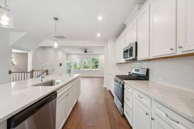 Main picture of 914 Waterside View Dr