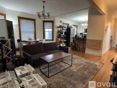 Main picture of 331 Faneuil St