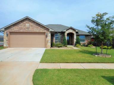 Main picture of 3005 NW 181st St