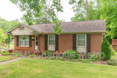 Main picture of 1301 Pierson Dr