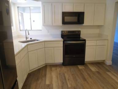 Main picture of 1266 N Sierra St