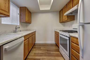 Main picture of 3913 Cambridge St