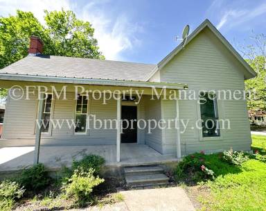 Main picture of 507 N Live Oak Ave