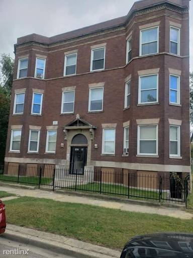 Main picture of 1463 E 68th St