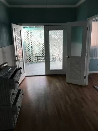 Main picture of 2700 W Ross Ave