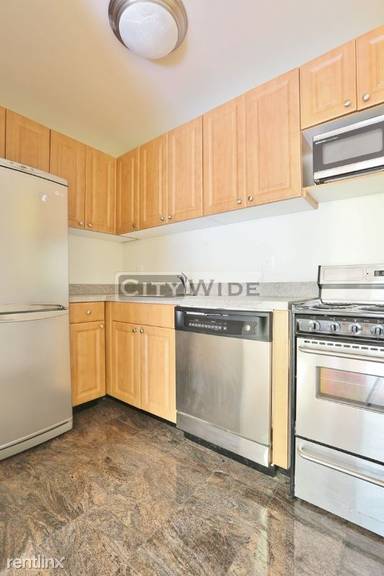 Main picture of 207 E 30th St