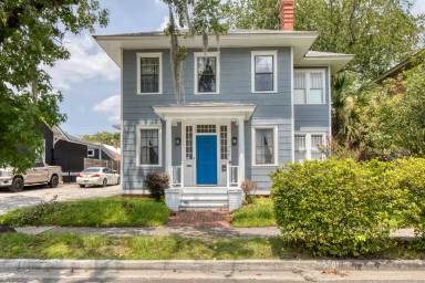 Main picture of 708 E 40th St