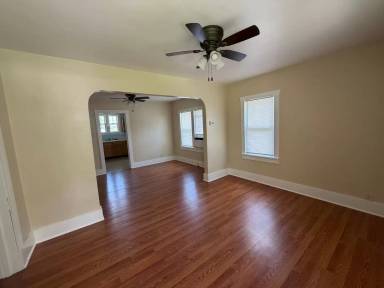 Main picture of 1331 Livingston St