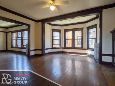 Main picture of 2418 N Sawyer Ave