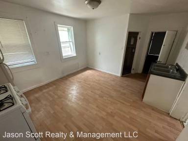 Main picture of 2221 S 21st St