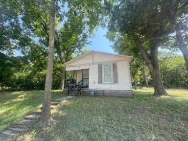 Main picture of 1218 W Crawford St